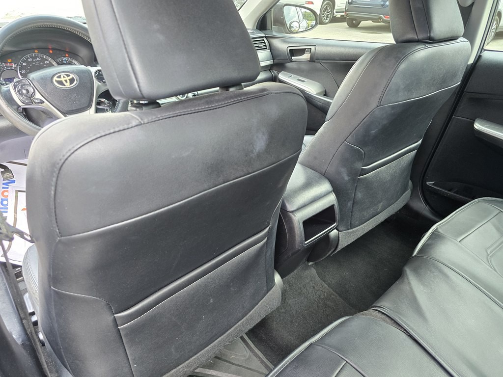 2014 Toyota Camry Image 21