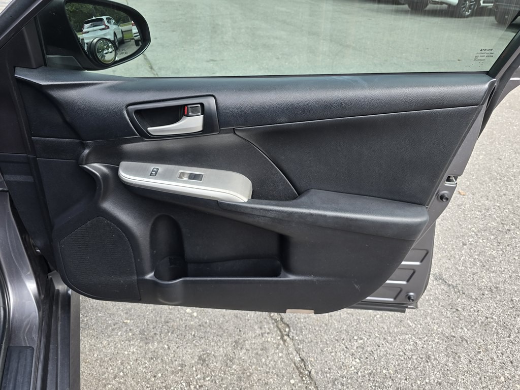 2014 Toyota Camry Image 26