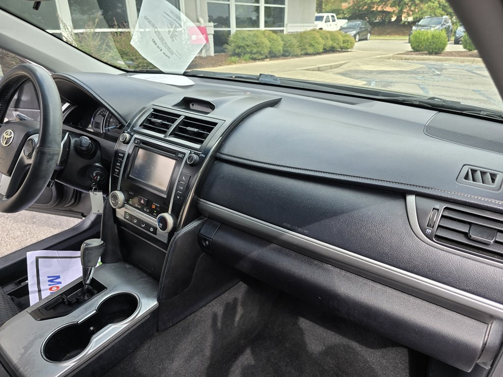 2014 Toyota Camry Image 27