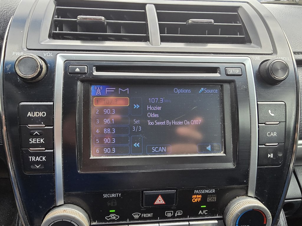 2014 Toyota Camry Image 32