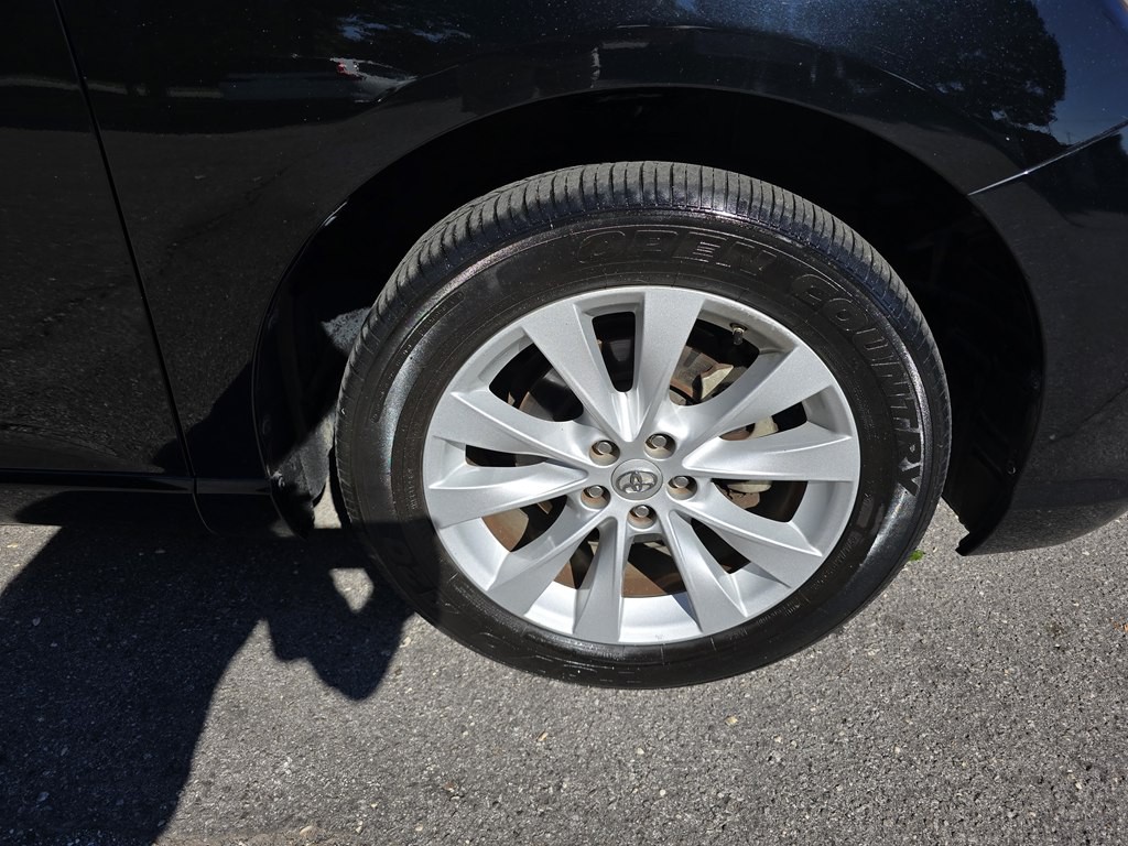 2015 Toyota Venza Image 15