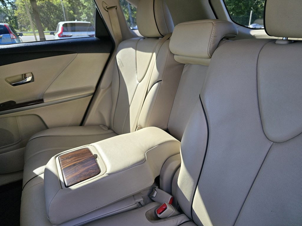 2015 Toyota Venza Image 24