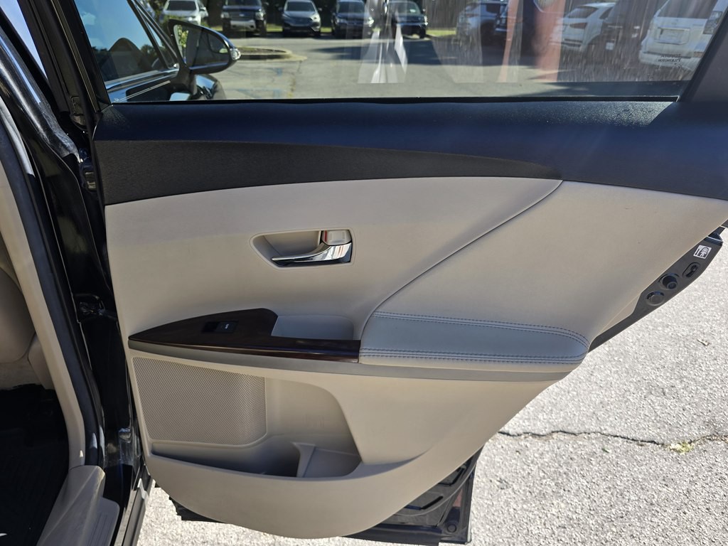 2015 Toyota Venza Image 26