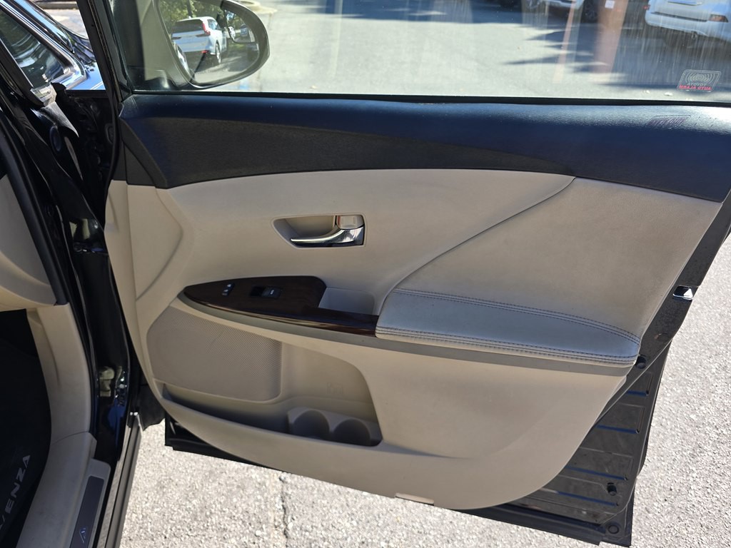2015 Toyota Venza Image 29