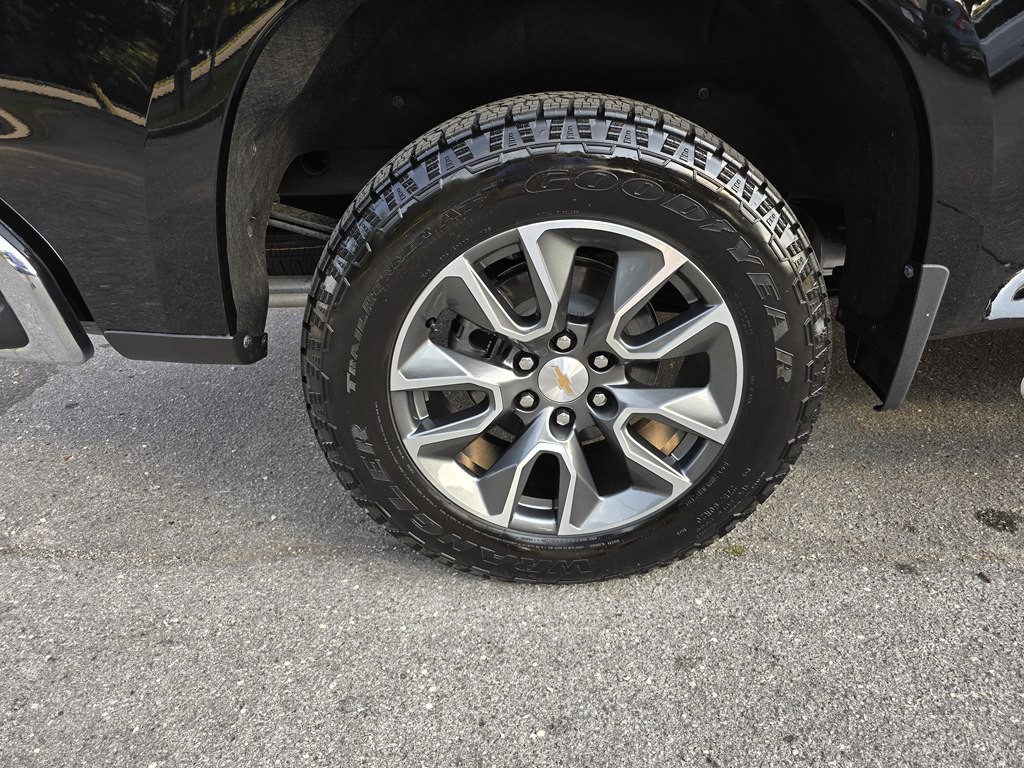 2025 Chevrolet Silverado 1500 Image 17