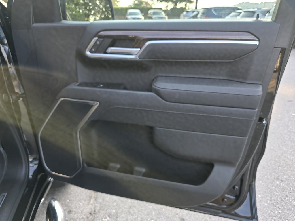 2025 Chevrolet Silverado 1500 Image 32