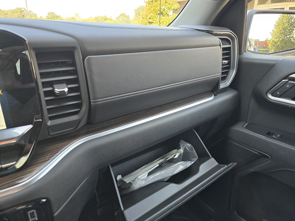 2025 Chevrolet Silverado 1500 Image 46