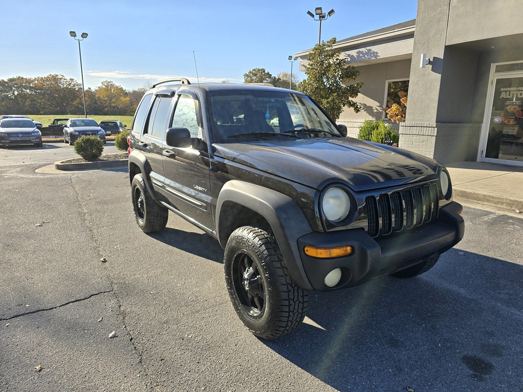 2004 Jeep Liberty Image 2