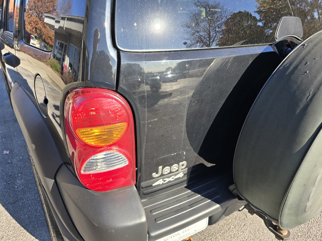 2004 Jeep Liberty Image 7