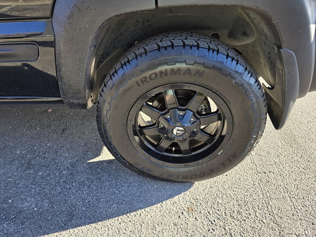 2004 Jeep Liberty Image 14