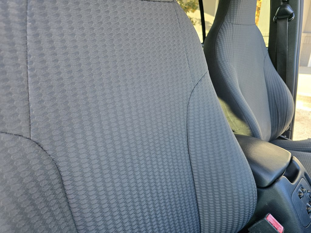 2004 Jeep Liberty Image 26