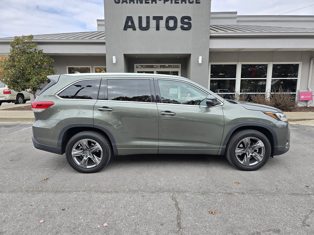2018 Toyota Highlander Image 1