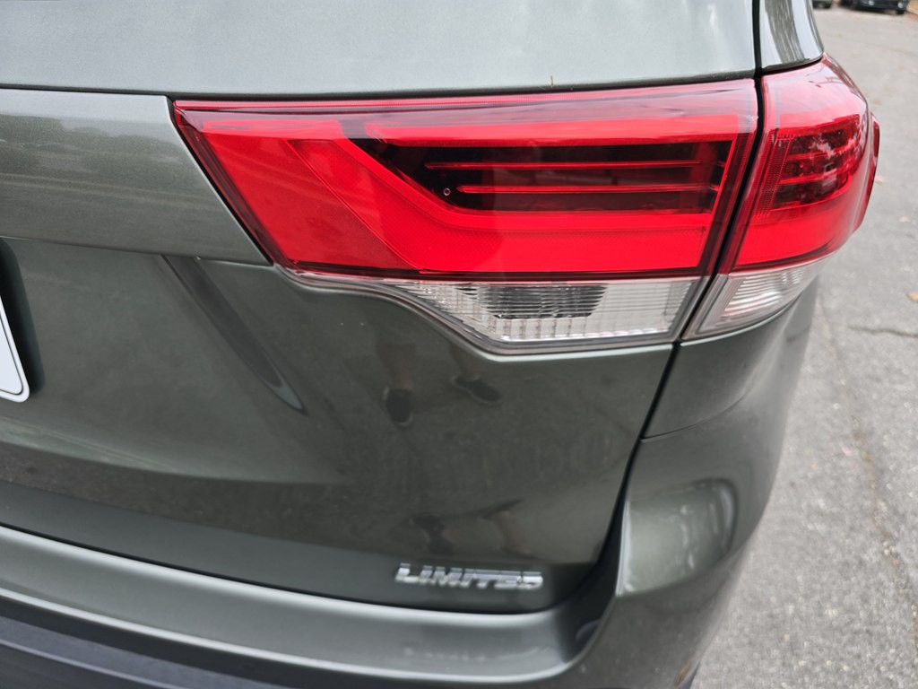 2018 Toyota Highlander Image 12