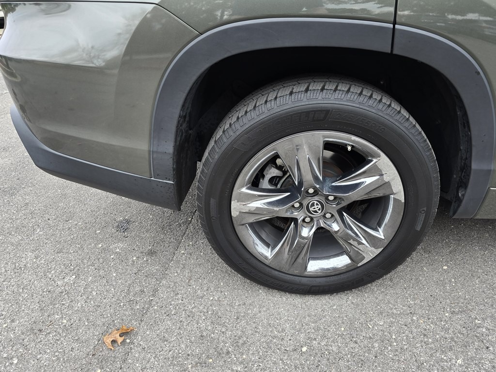 2018 Toyota Highlander Image 14