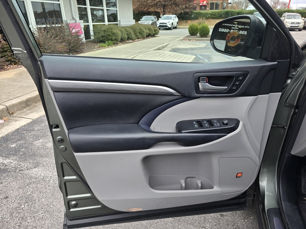 2018 Toyota Highlander Image 18