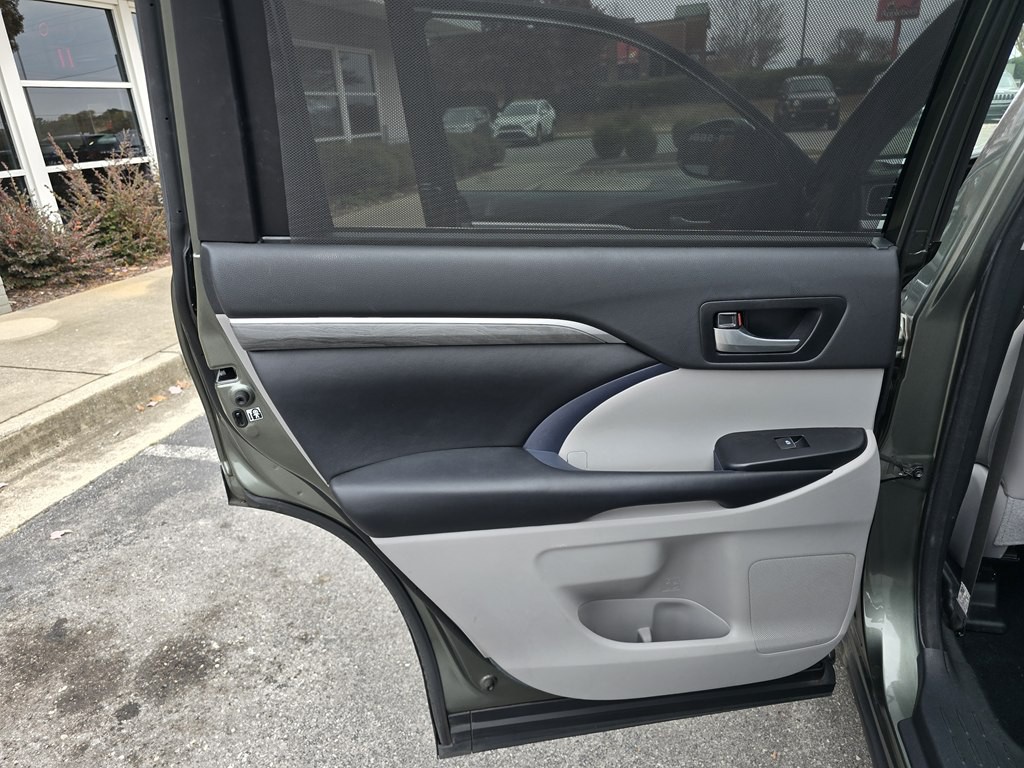 2018 Toyota Highlander Image 22