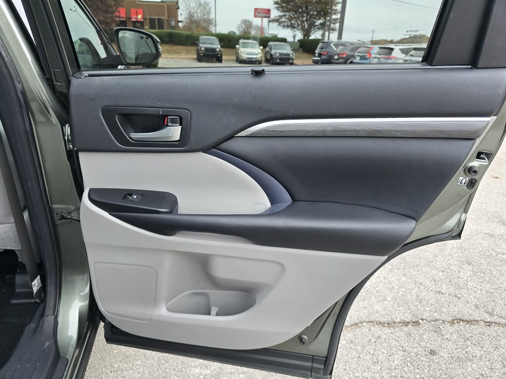 2018 Toyota Highlander Image 26