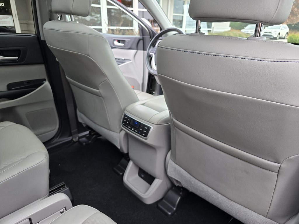 2018 Toyota Highlander Image 27