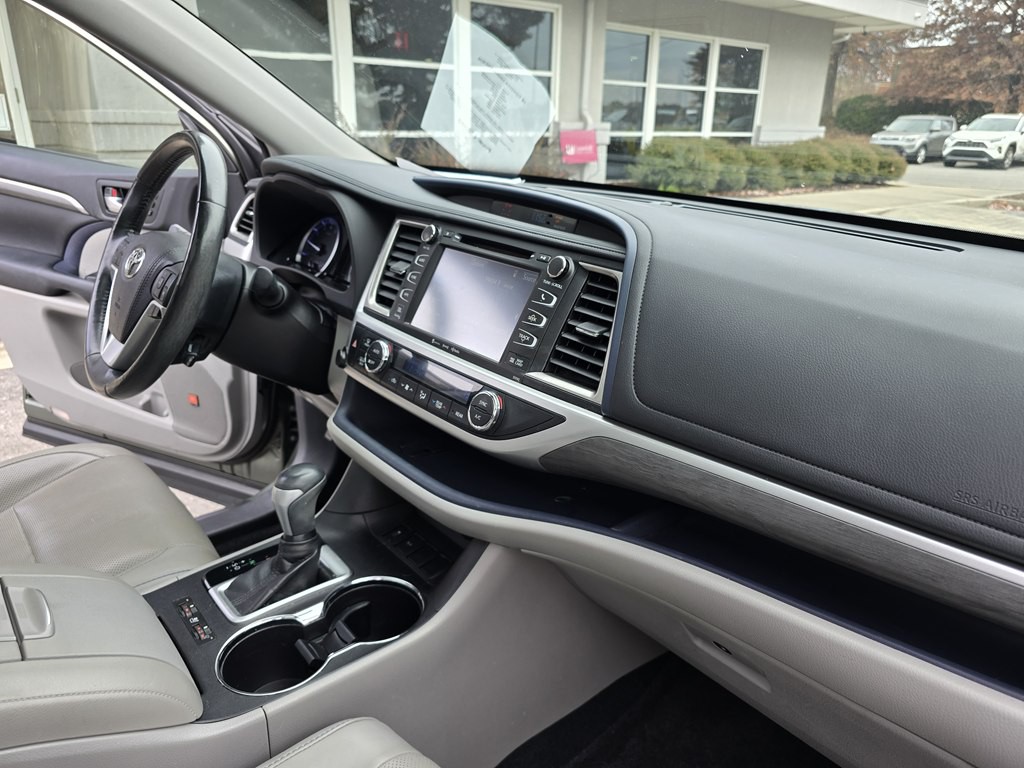 2018 Toyota Highlander Image 31