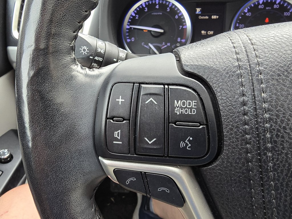 2018 Toyota Highlander Image 37