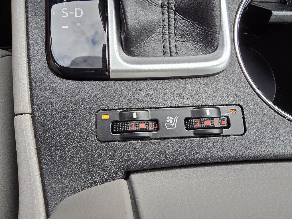 2018 Toyota Highlander Image 43