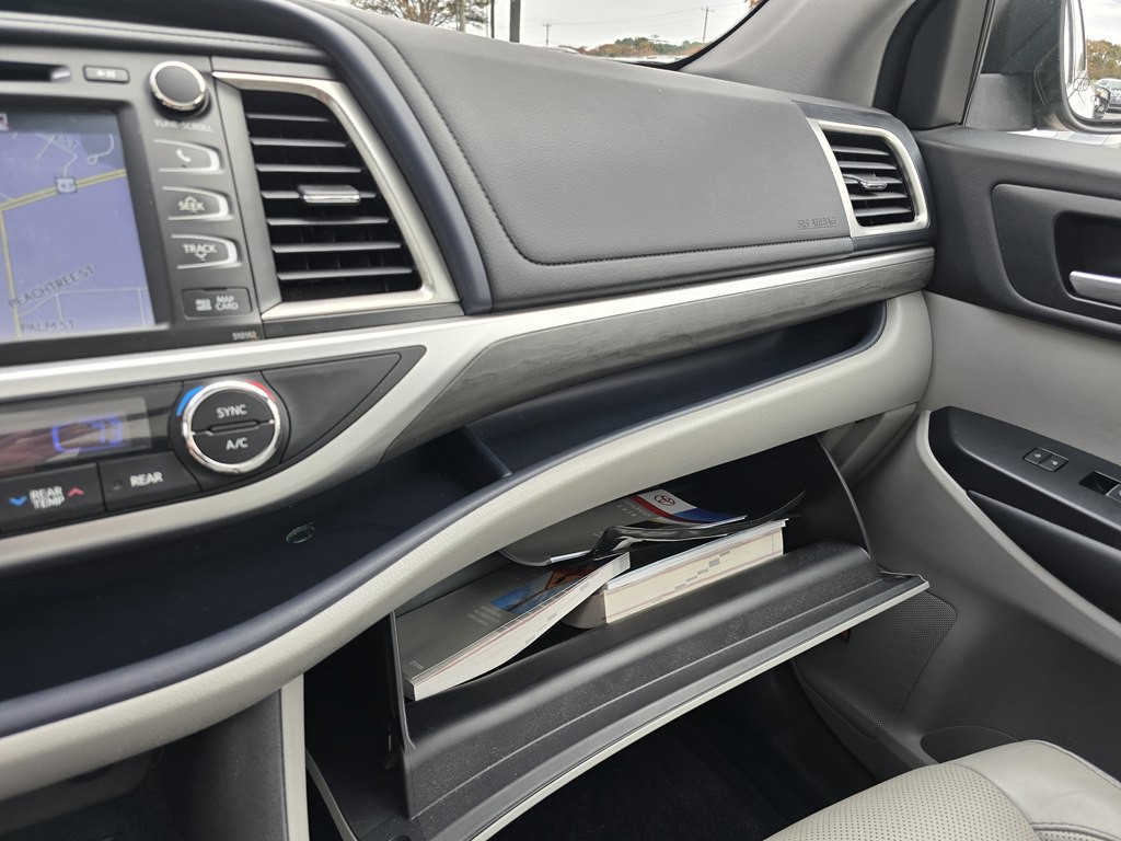 2018 Toyota Highlander Image 46