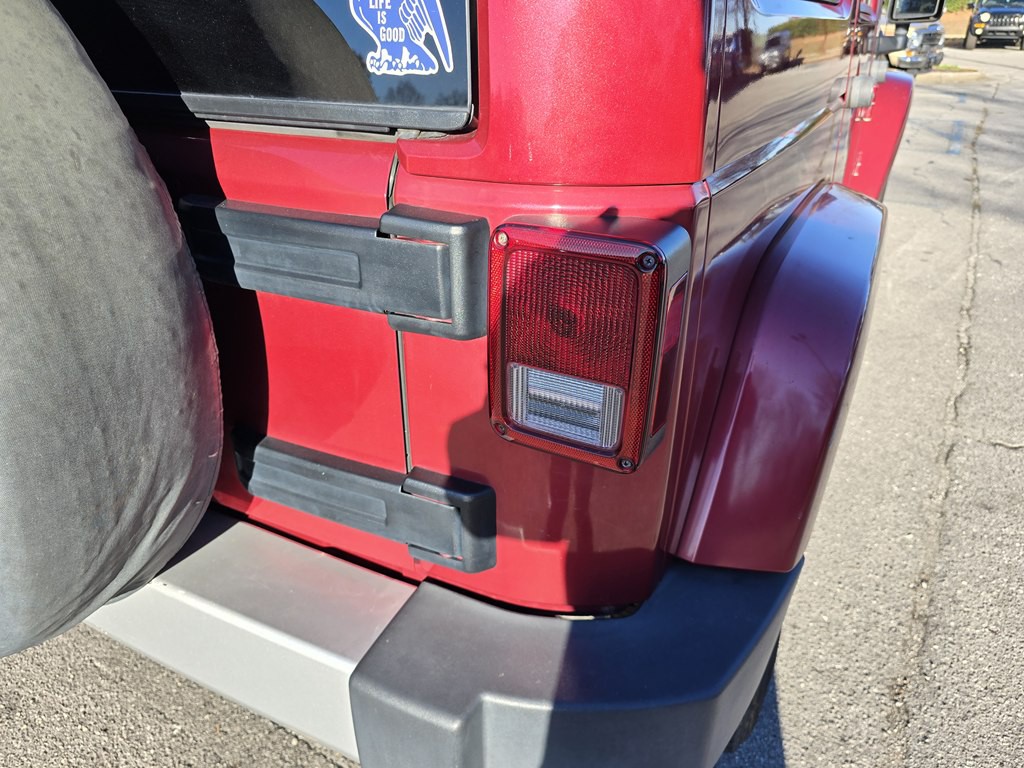 2011 Jeep Wrangler Unlimited Image 12