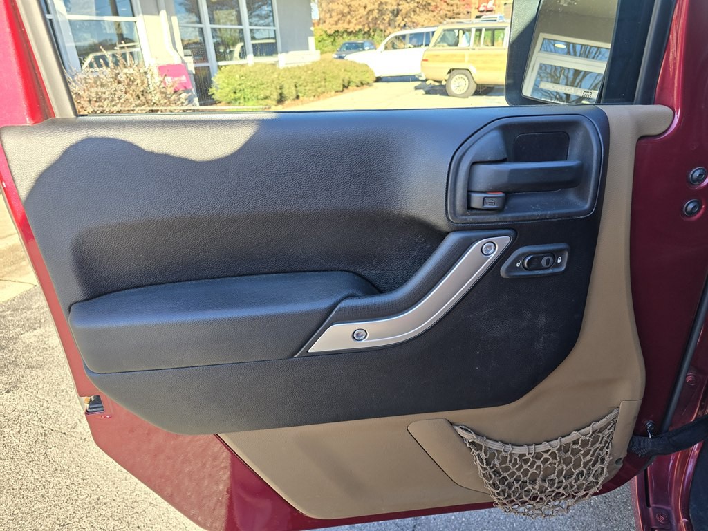 2011 Jeep Wrangler Unlimited Image 17