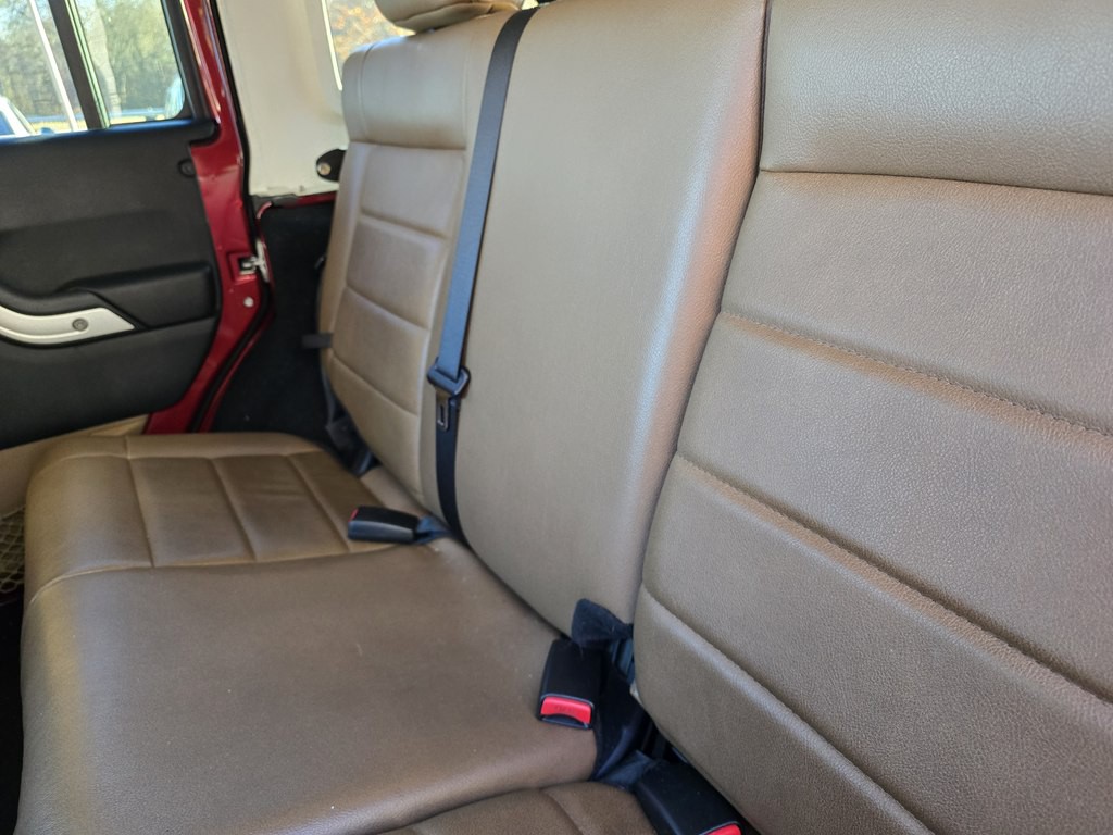 2011 Jeep Wrangler Unlimited Image 22