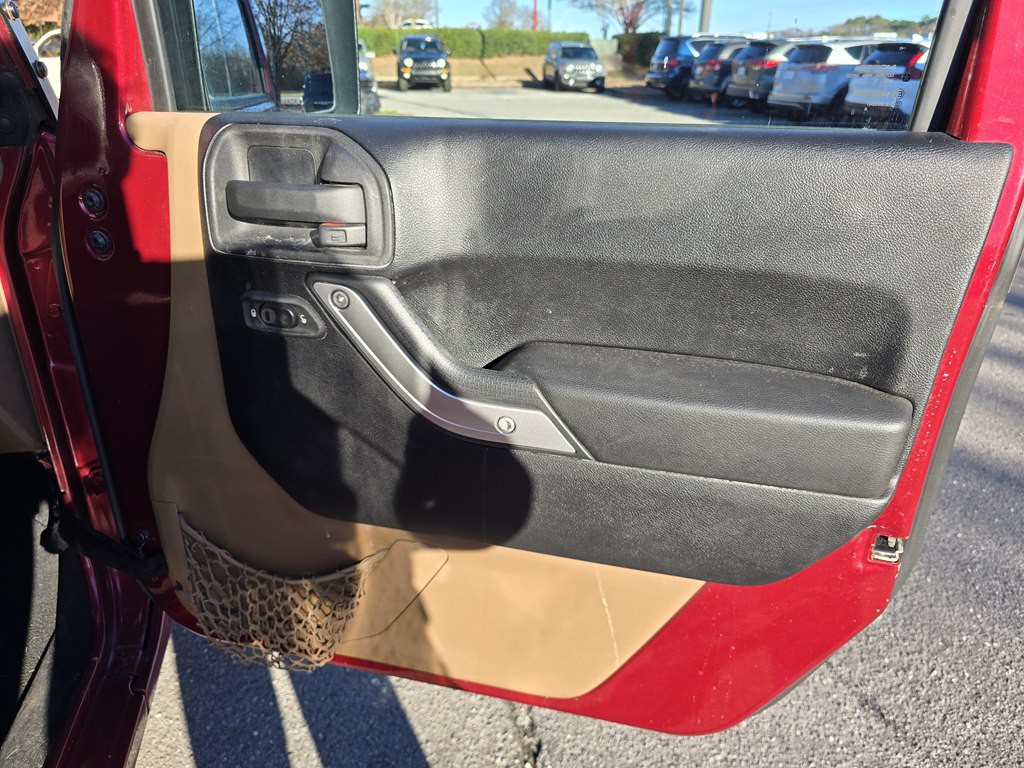 2011 Jeep Wrangler Unlimited Image 27