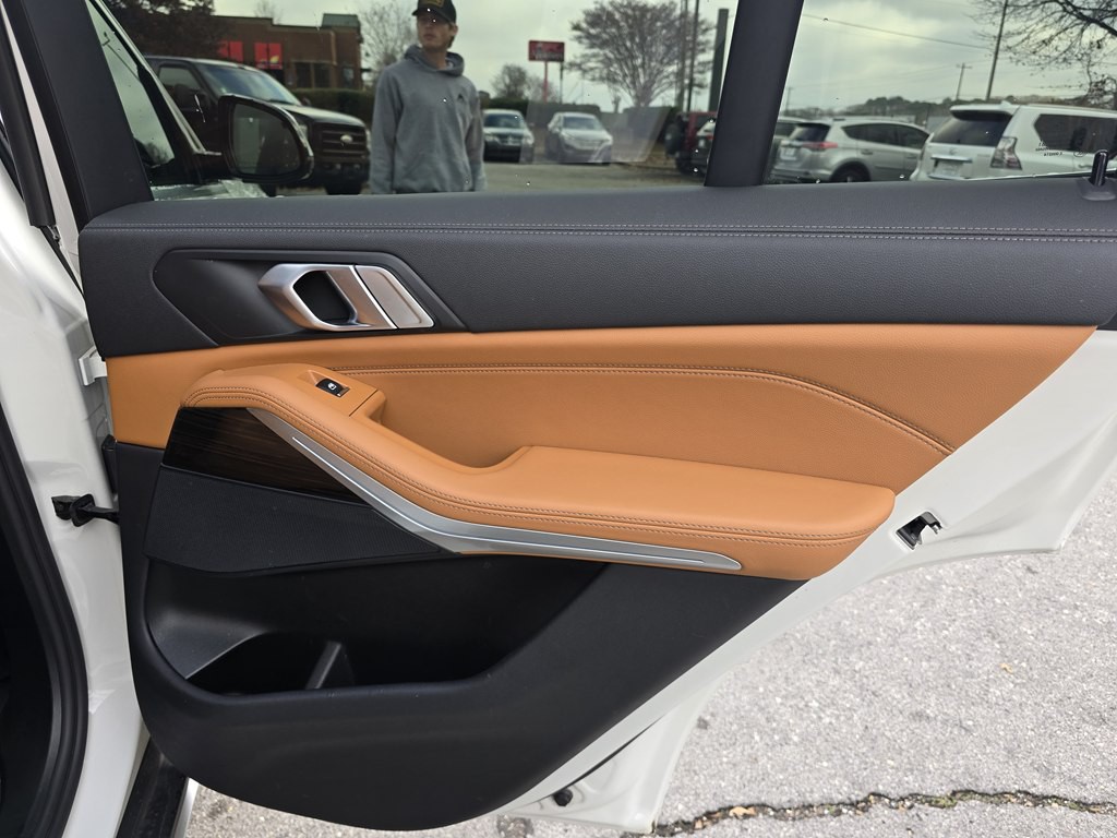 2021 BMW X5 Image 28