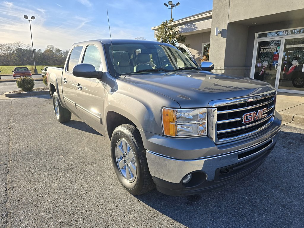 2013 GMC Sierra Image 2