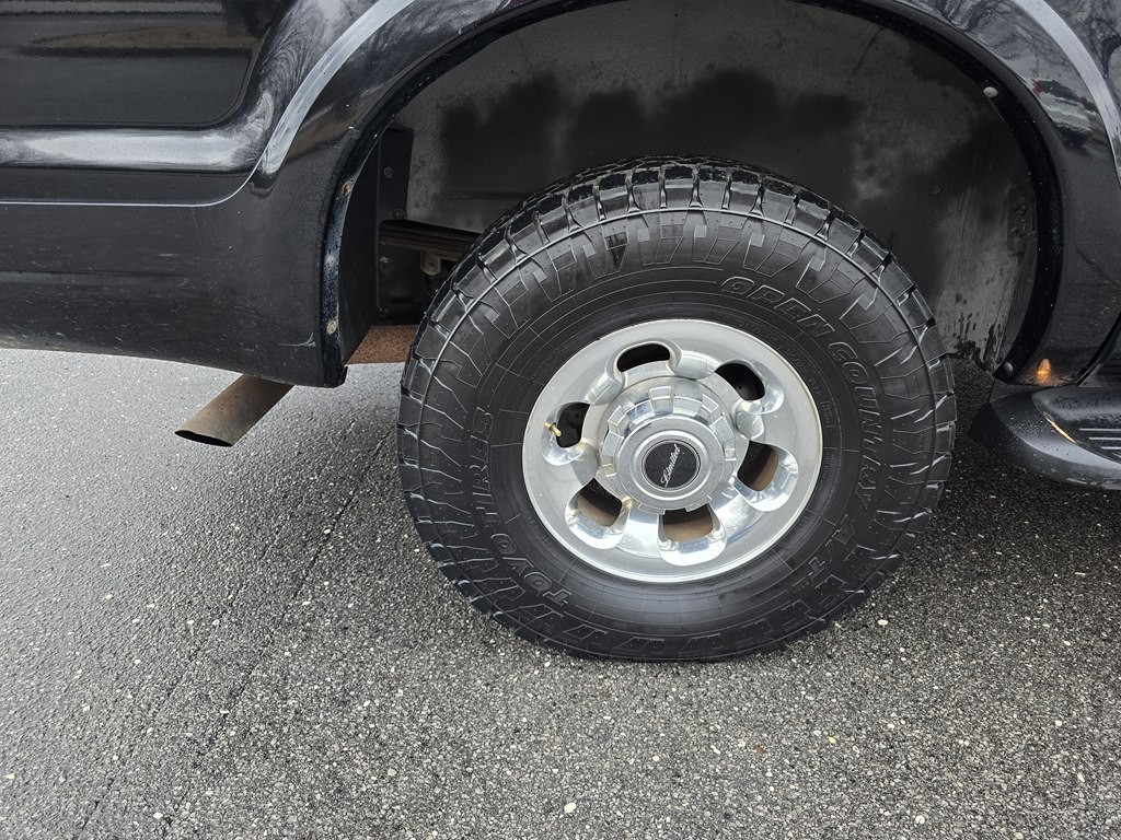 2005 Ford Excursion Image 16