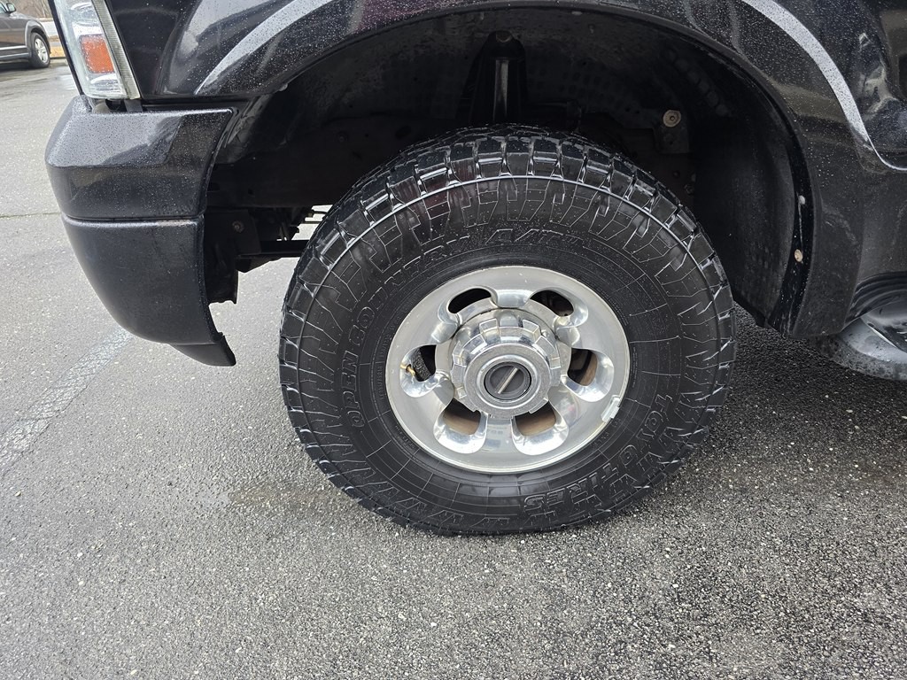 2005 Ford Excursion Image 18