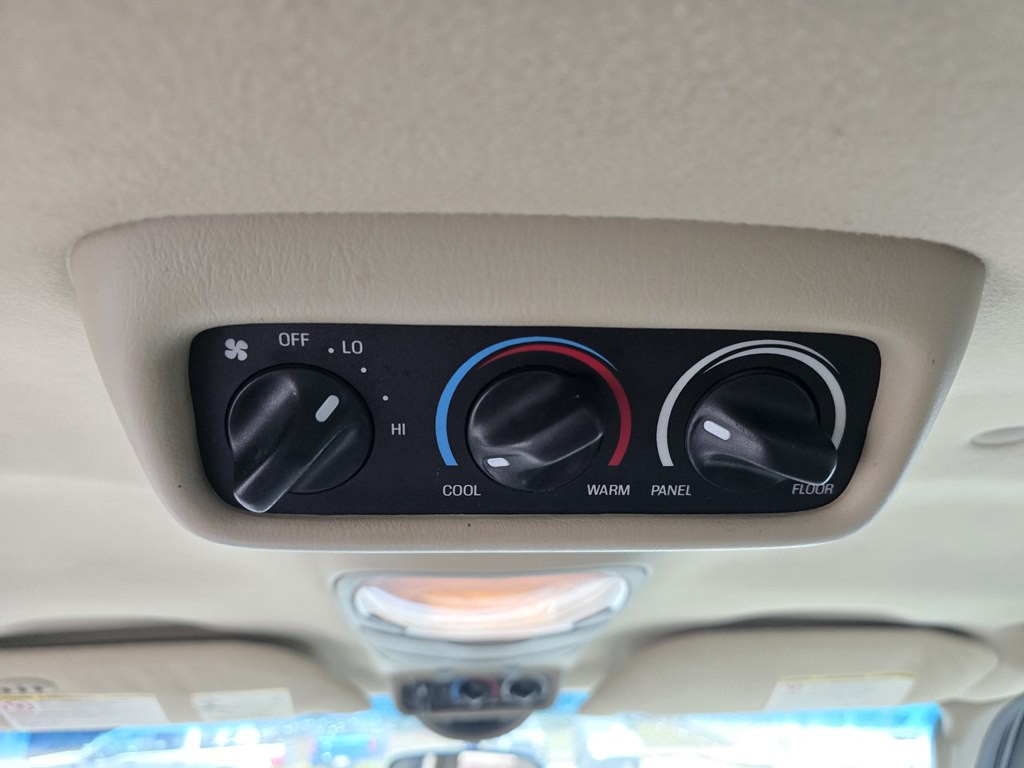 2005 Ford Excursion Image 27