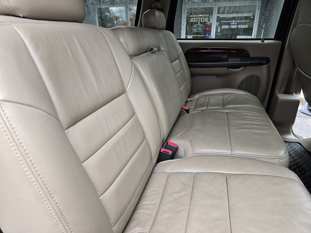 2005 Ford Excursion Image 31