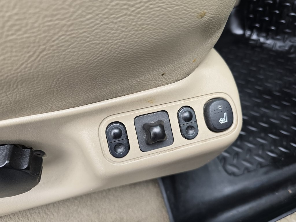 2005 Ford Excursion Image 35