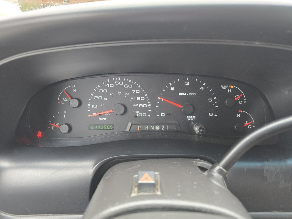 2005 Ford Excursion Image 38