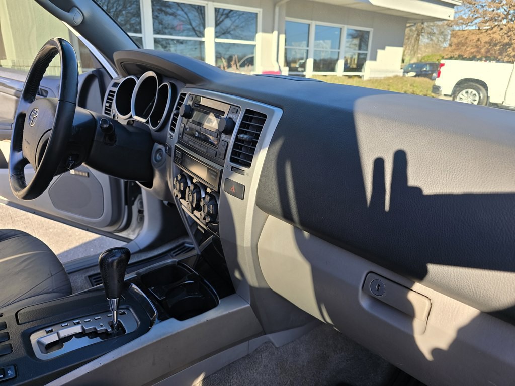 2007 Toyota 4Runner Image 30