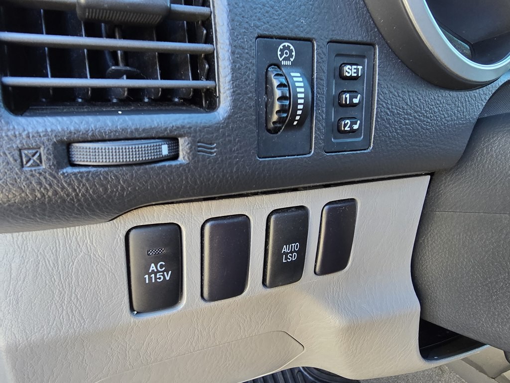 2007 Toyota 4Runner Image 32