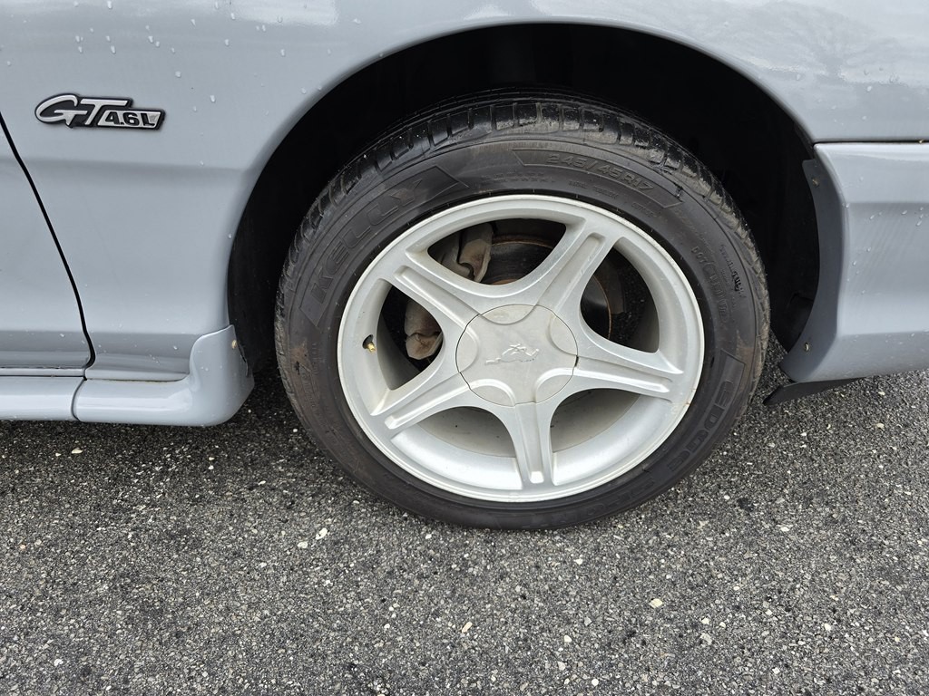 1996 Ford Mustang Image 10