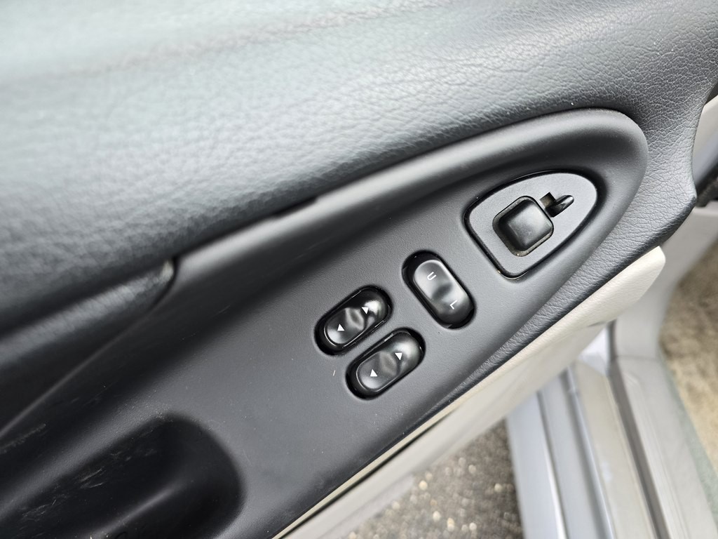 1996 Ford Mustang Image 14