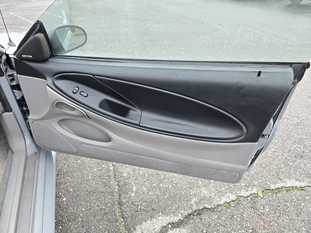 1996 Ford Mustang Image 18