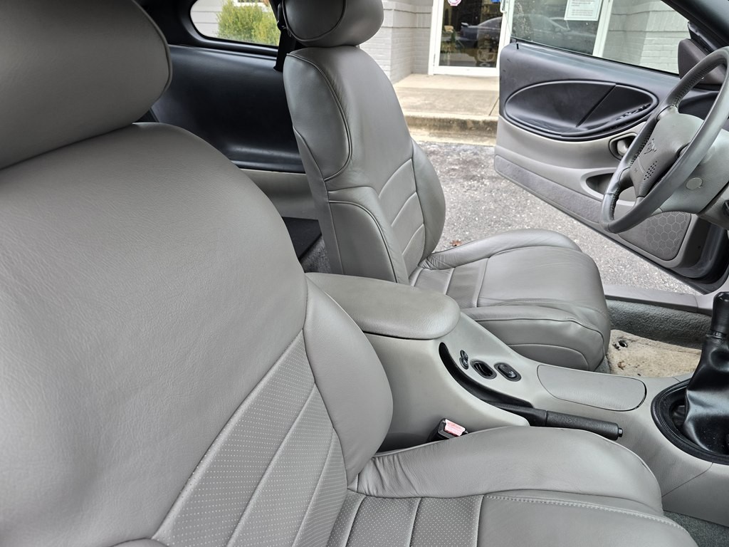 1996 Ford Mustang Image 20