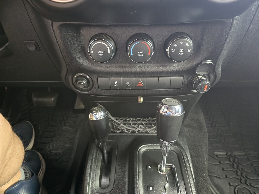 2017 Jeep Wrangler Unlimited Image 34