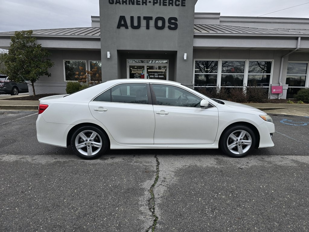 2014 Toyota Camry Image 1