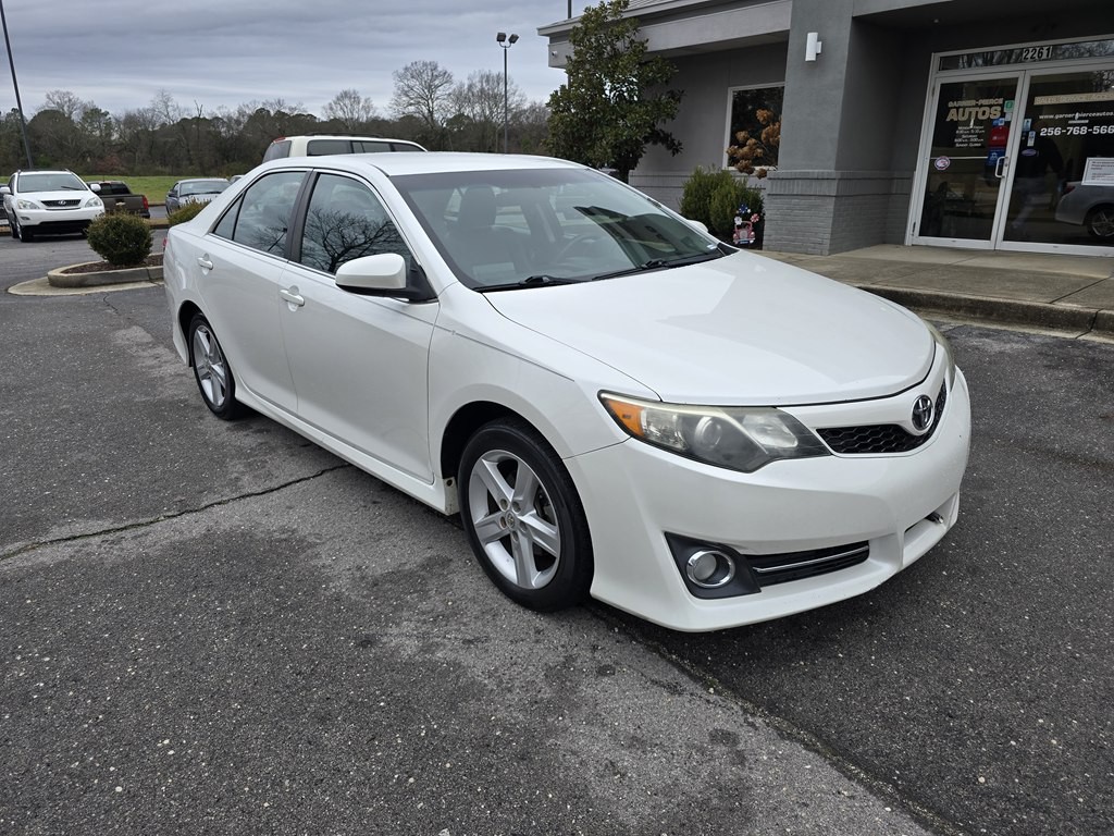 2014 Toyota Camry Image 2
