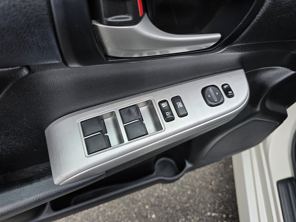 2014 Toyota Camry Image 16