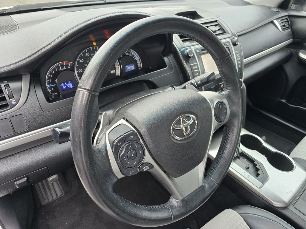 2014 Toyota Camry Image 17
