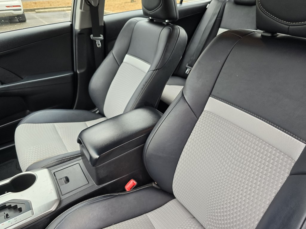 2014 Toyota Camry Image 18